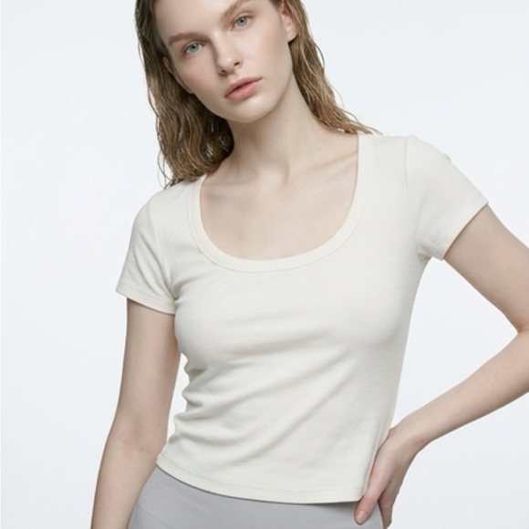 Women's Casual Scoop Neck Tops - Set of 3 - Picture 3 of 8